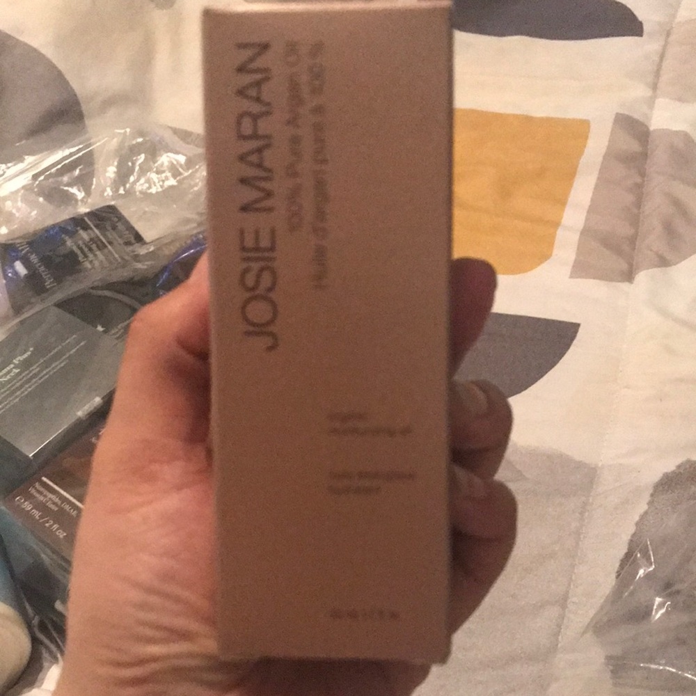 Organic moisturizer oil